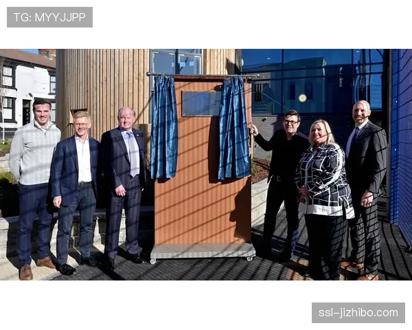 纪实:足球帮助社区——英超俱乐部基金会支持青少年心理健康的项目